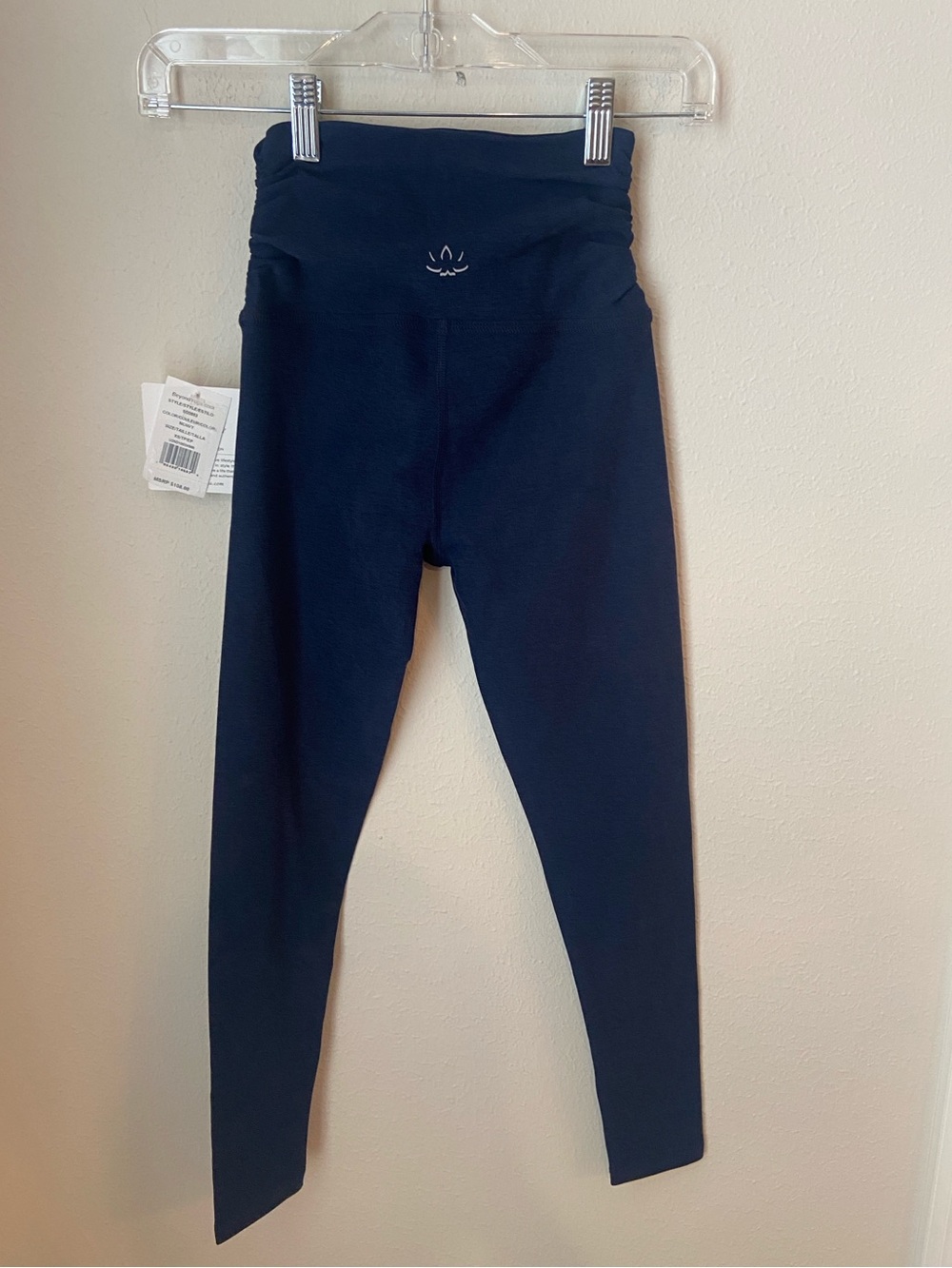 NWT Beyond Yoga Spacedye Raise the Barre Shirred Leggings XS Nocturnal Navy Midi
